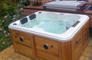 outdoor jacuzzi